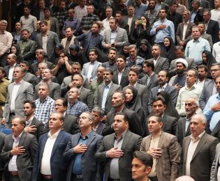 مراسم نکوداشت روز شهرداری‌ها و دهیاری‌ها با حضور استاندار محترم و معاونین امور عمرانی و امور سباسی ومعاونین سازمان شهرداری‌ها و دهیاری‌های کشور و جمعی از شهرداران و دهیاران در مشهد برگزار شد.